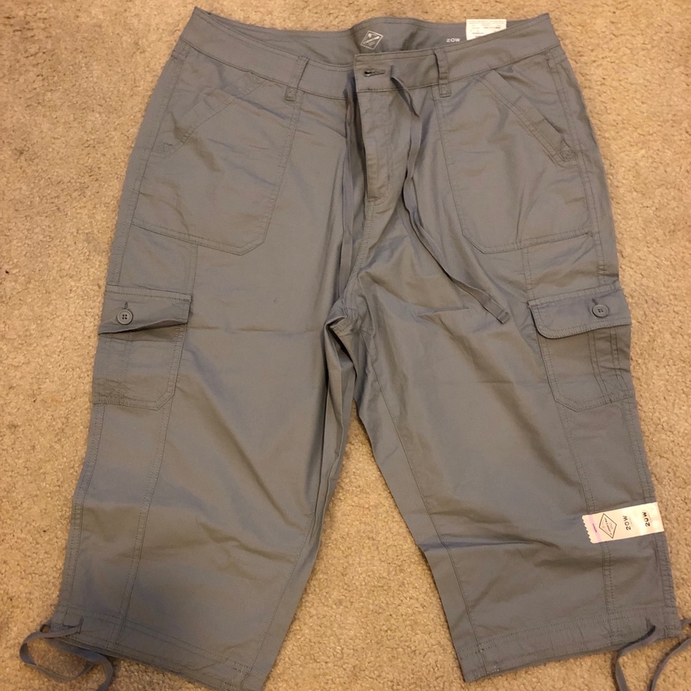 NWT Plus size capri pant